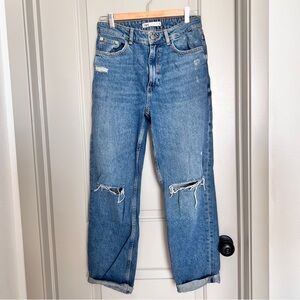NWOT Zara Boyfriend Distressed Jeans. Size XS